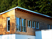 Anbau eines Holzhauses